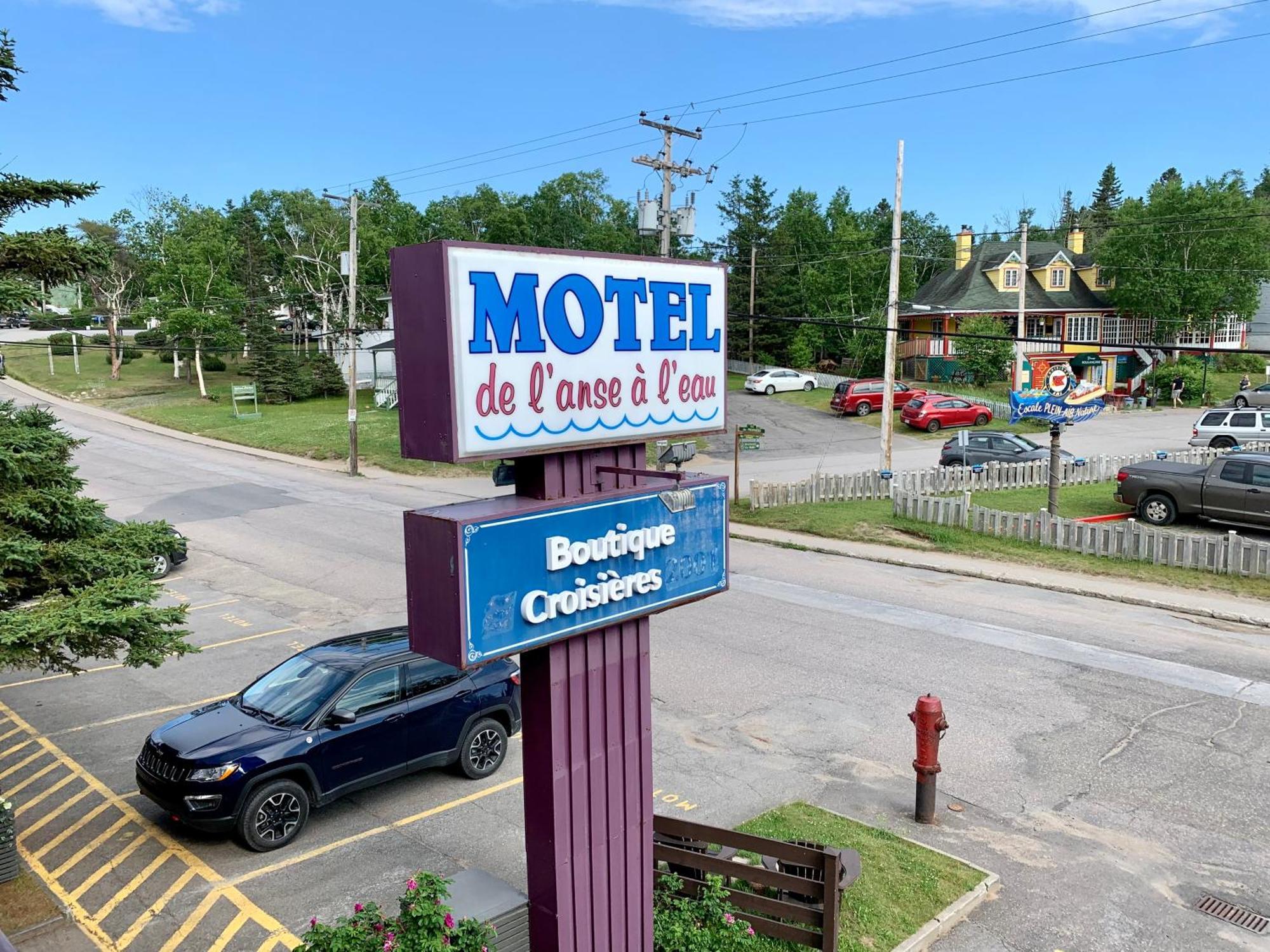 Motel De L'Anse A L'Eau Tadoussac Buitenkant foto