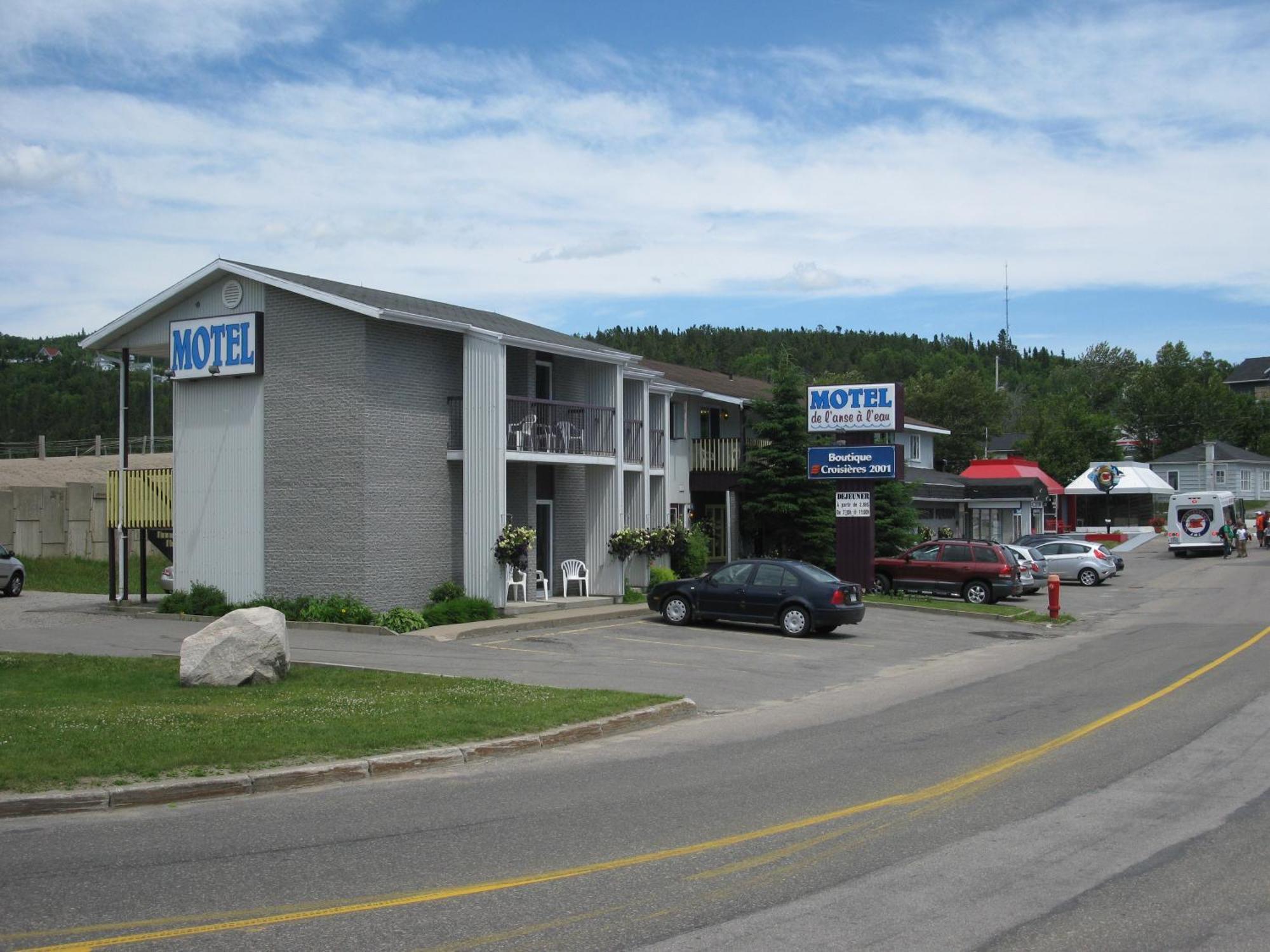 Motel De L'Anse A L'Eau Tadoussac Buitenkant foto