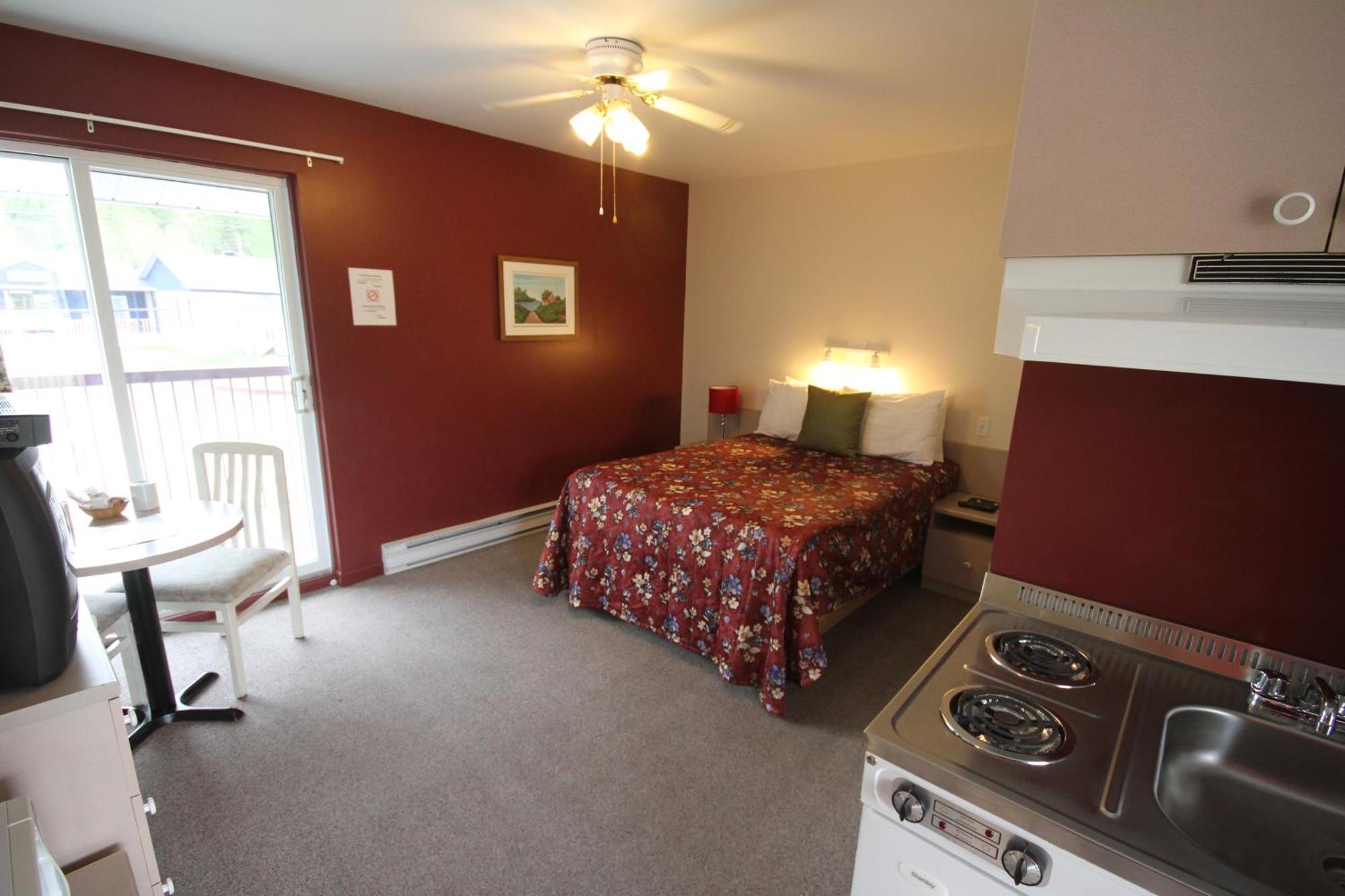 Motel De L'Anse A L'Eau Tadoussac Buitenkant foto
